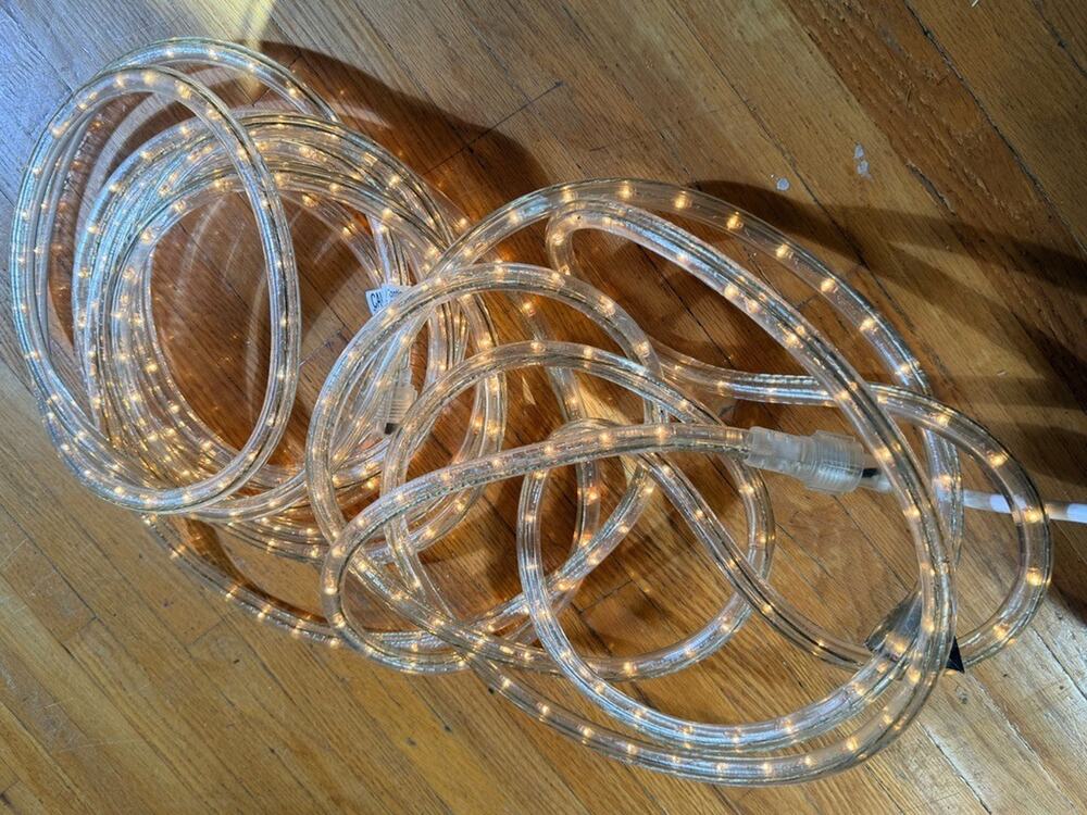 25-Foot Clear Warm White Rope Light – Working